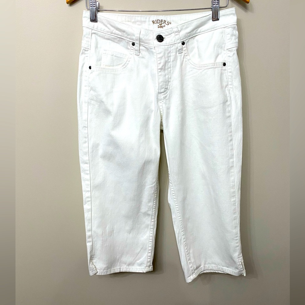 Riders by Lee Women’s Size 4 Medium White Denim Capris 5 Pocket Style Belt Loops